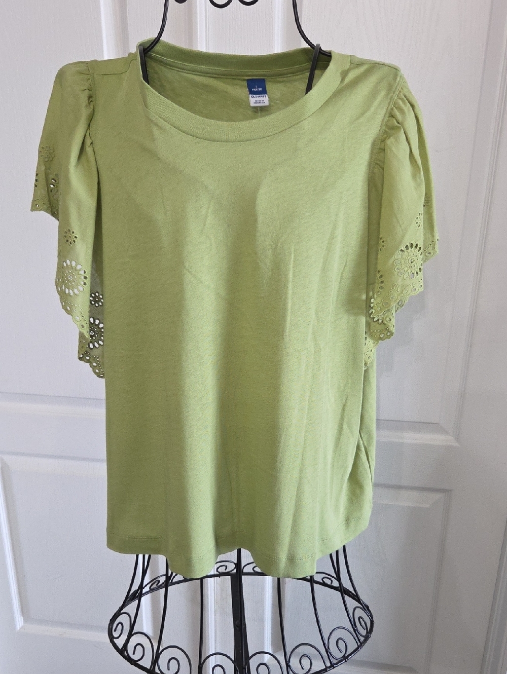 Old Navy Light Green Eyelet Flutter Sleeve Tee